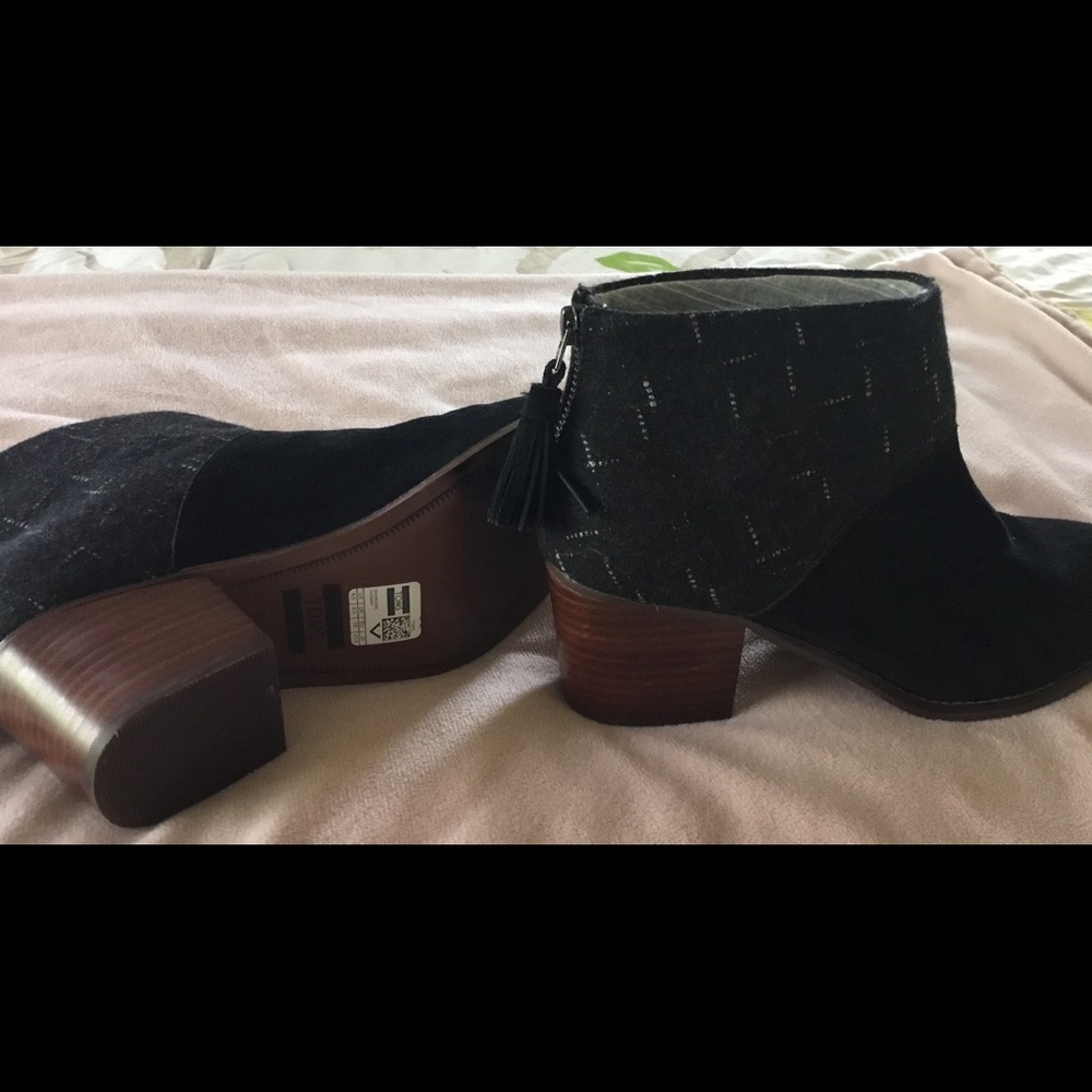 Toms black booties
